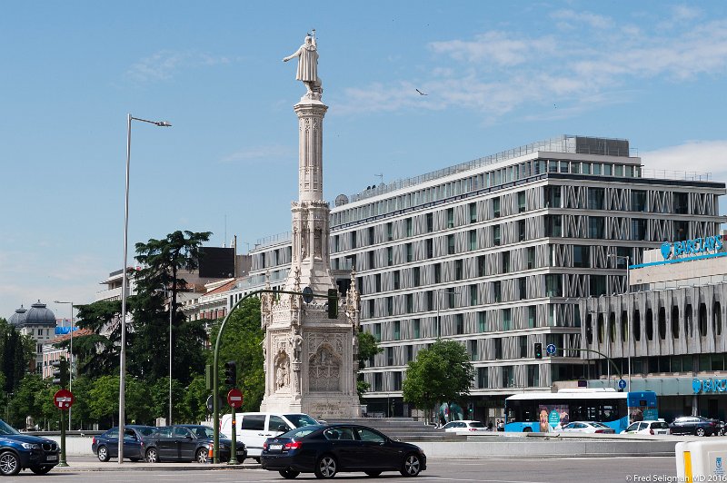 20160606_112956 D4S.jpg - Statue of Columbus at Plaza del Colon